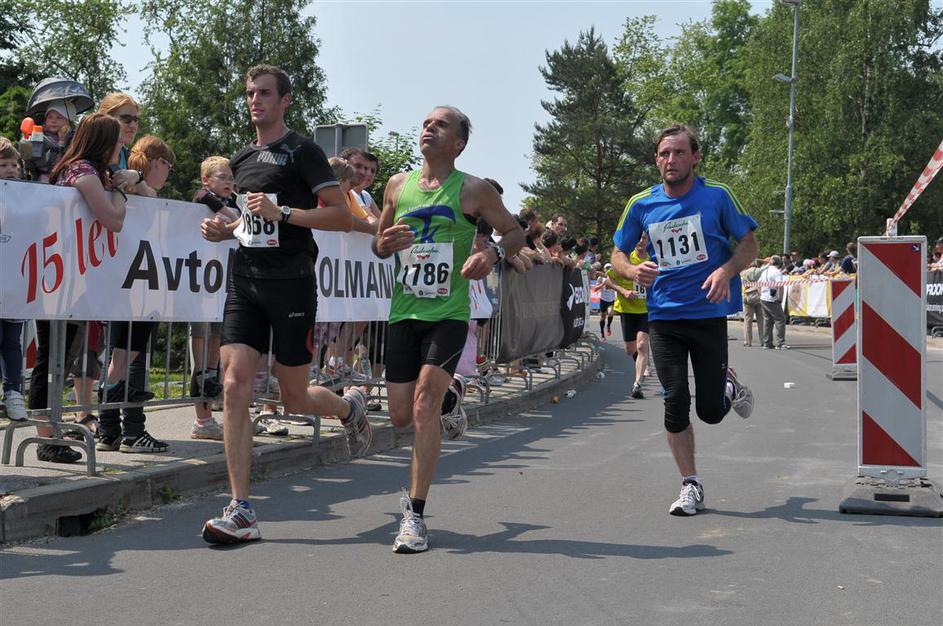 Če želite visokoresolucijsko fotografijo, nam pošljite elektronsko sporočilo na 