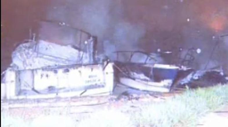 Čolni so bili povsem uničeni.