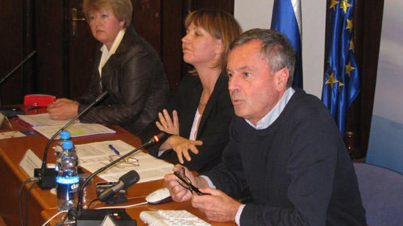 Jana Kolman, Mojca Gruntar Činč in Milan Čižman pozivajo k preudarni uporabi ant