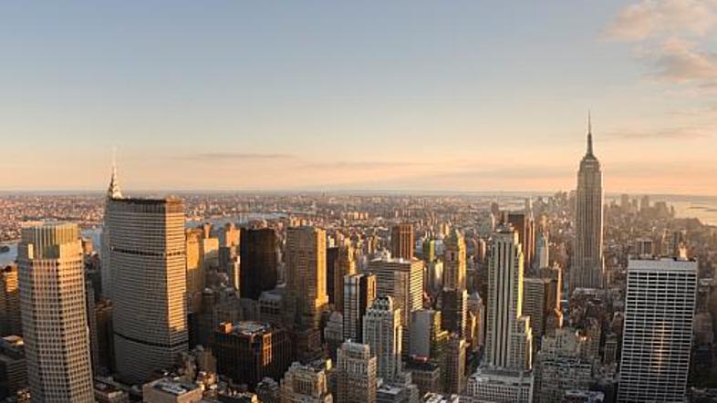 "Proga" med New Yorkom in Londonom je najbolj obremenjena čezoceanska letalska p