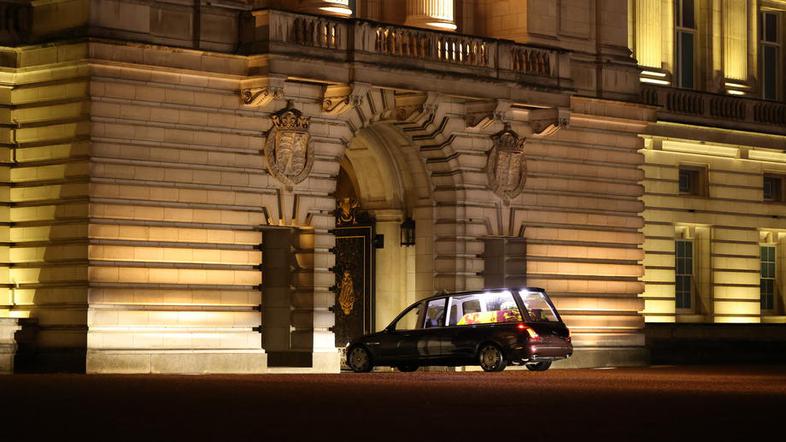 kraljica Elizabeta II krsta Buckinghamska palača