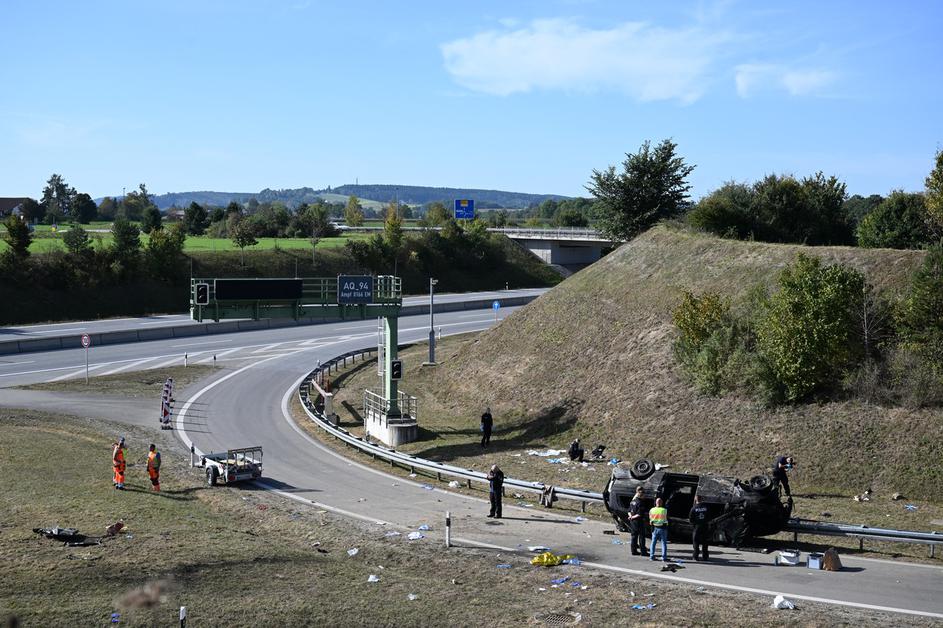 prometna nesreča kombija z migranti na Bavarskem