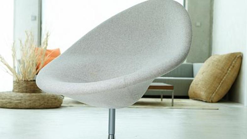 Če že mora pred oknom stati pohištvo, naj bo čim nižje.