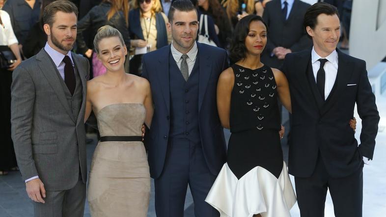 Chris Pine, Alice Eve, Zachary Quinto, Zoe Saldana, Benedict Cumberbatch