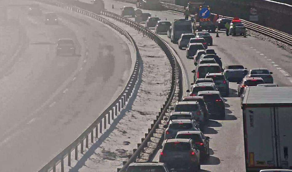 Nesreča na avtocesti, nastaja zastoj