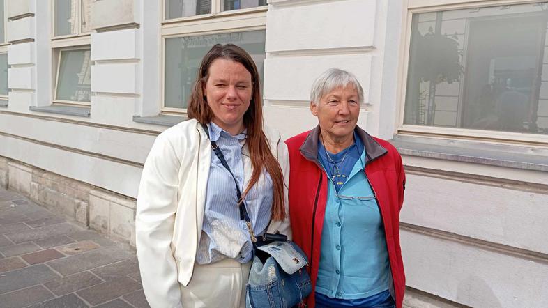 Kristina Ražman, Nada Lončar