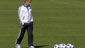 José Mourinho lahko bržkone pričakuje sankcije Uefe. (Foto: EPA)