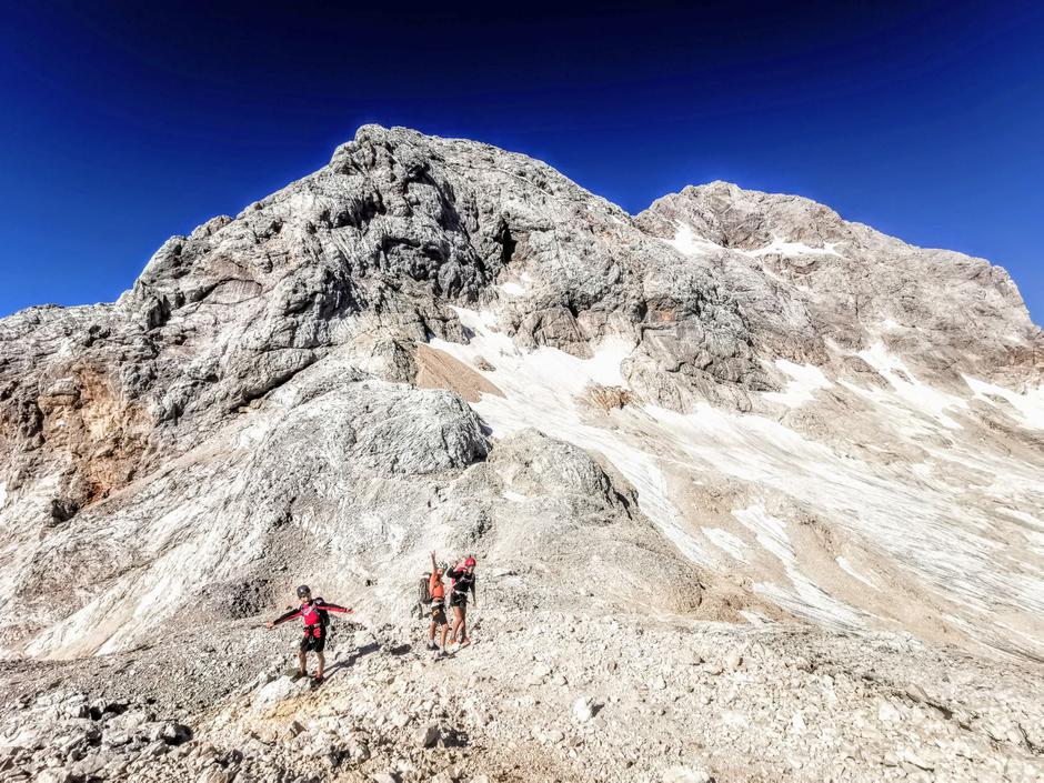 gore | Avtor: Matjaž Šerkezi