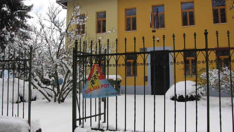 Podružnično osnovno šolo v Birčni vasi obiskujejo tudi romski otroci iz naselja 