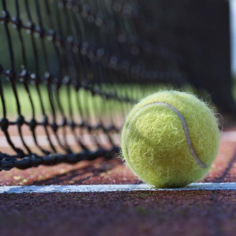 teniška žogica tenis