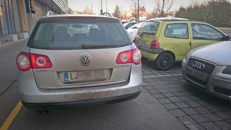 Zaparkirani avtomobili