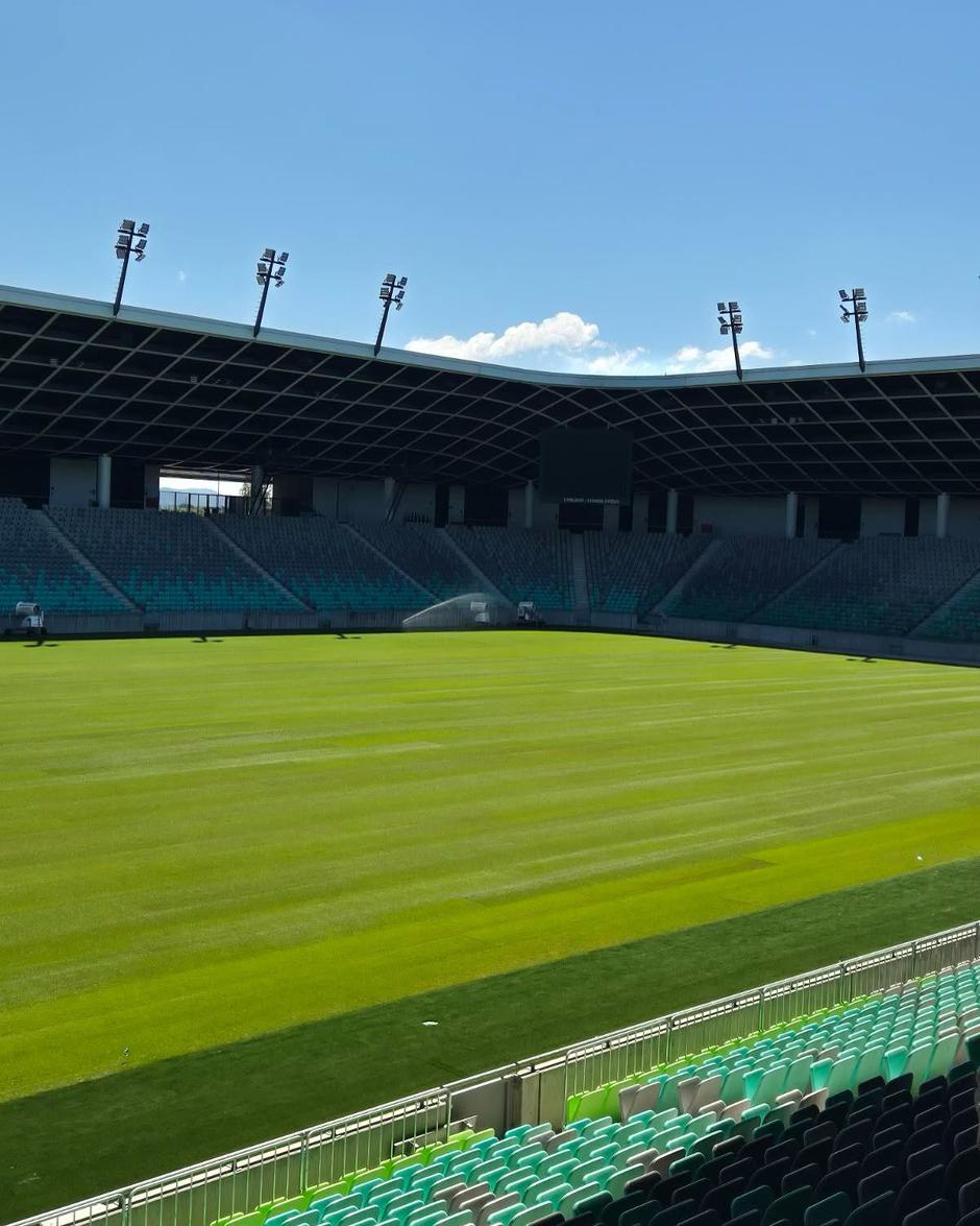 Stožice, prenovljena zelenica | Avtor: Šport Ljubljana