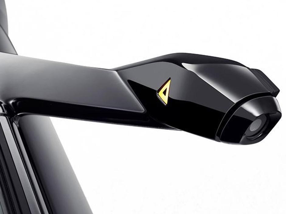 BMW digitalno ogledalo | Avtor: BMW