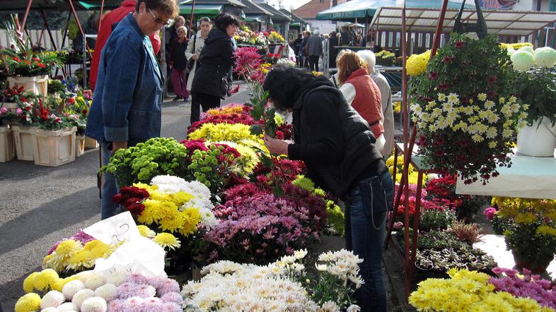 V reklami je aranžma res videeti lep, v trgovini pa ni več niti približek tega; 