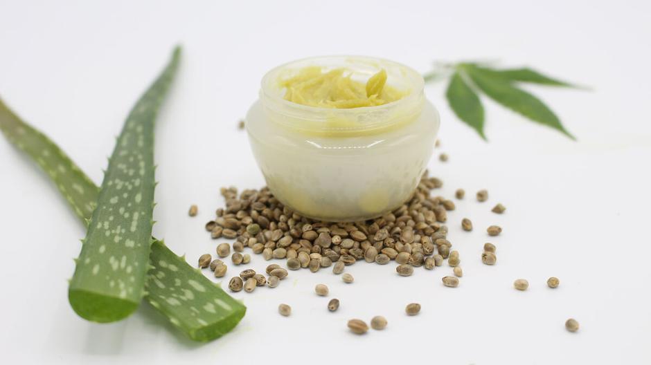 CBD krema, konoplja, koža | Avtor: Rosalhemp