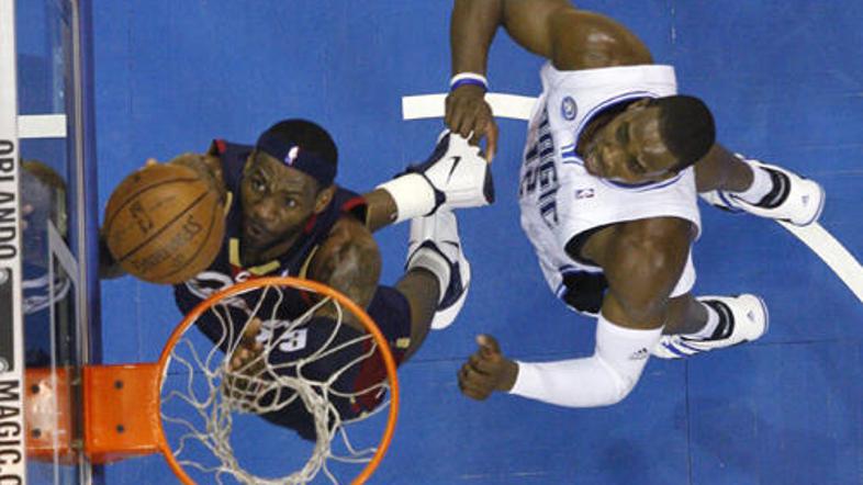 LeBron James (levo) je znova blestel, a je bil premalo proti Orlandu.