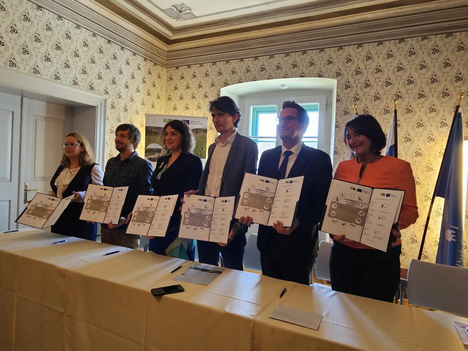 Podpis ZAKRAS2 | Avtor: MONG