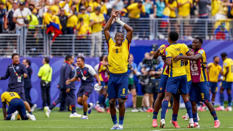William Pacho