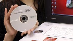 Dosedanji razvoj običajnih DVD-jev je pokazal, da bi lahko na en DVD z optimizac