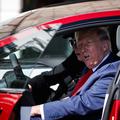 Donald Trump v tesli model S