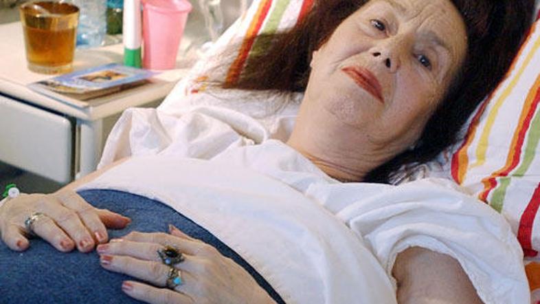 Pred Mario del Carmen Bousada de Lara je bila najstarejša mama Adriana Iliescu.