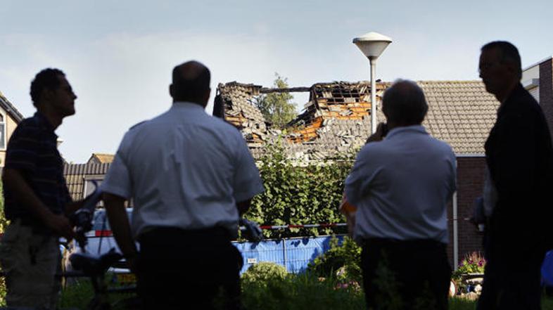 V požaru, ki je v noči na sredo izbruhnil v hiši 16-članske družine v nizozemske