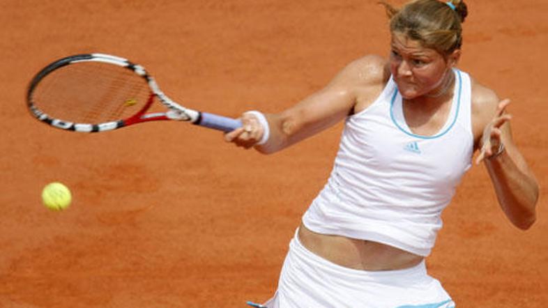 Dinara Safina si je v uri in pol priigrala finale OP Francije.