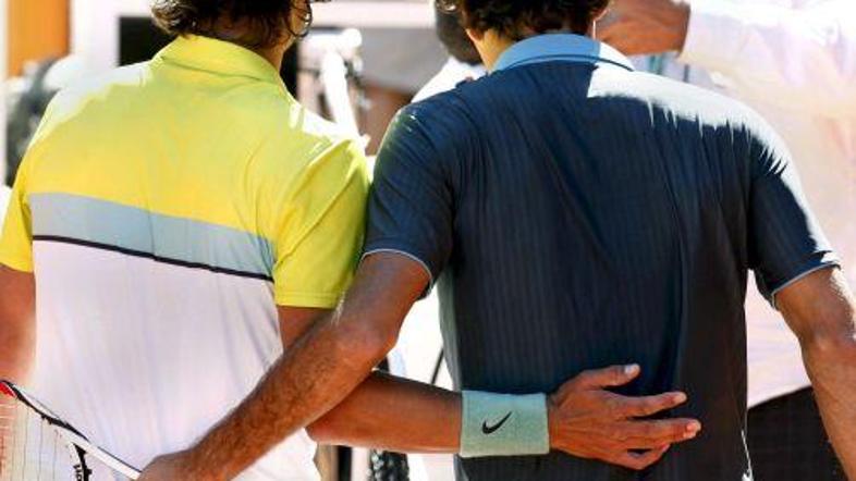 Federer je pred drugim grand slamom sezone OP Francije z zmago nad Nadalom na pe
