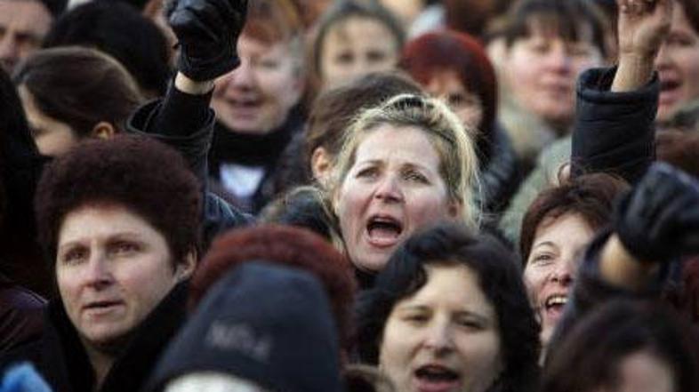 Kriza bo po mnenju poznavalcev težje prizadela šibkejše ekonomije na periferiji.
