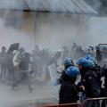 Spopad med policijo in demonstranti na italijansko-avstrijski meji