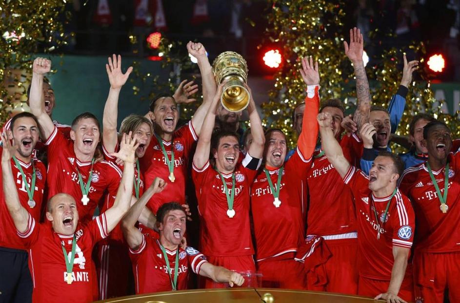 Lahm Robben Ribery Shaqiri Van Buyten Alaba Bayern Stuttgart DFB nemški pokal fi
