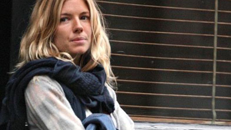 Sienno Američani zmerjajo, da je razdiralka družin. Getty, ki je bil v preteklos