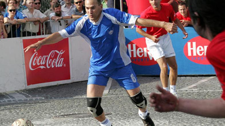 Janez Janša bo eden gostov na finalu evropskega nogometnega prvenstva.