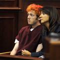 James Holmes po pokolu prvič na sodišču.