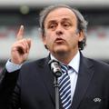 Platini UEFA stadion obisk Varšava Euro 2012 govor mikrofon žuganje prst