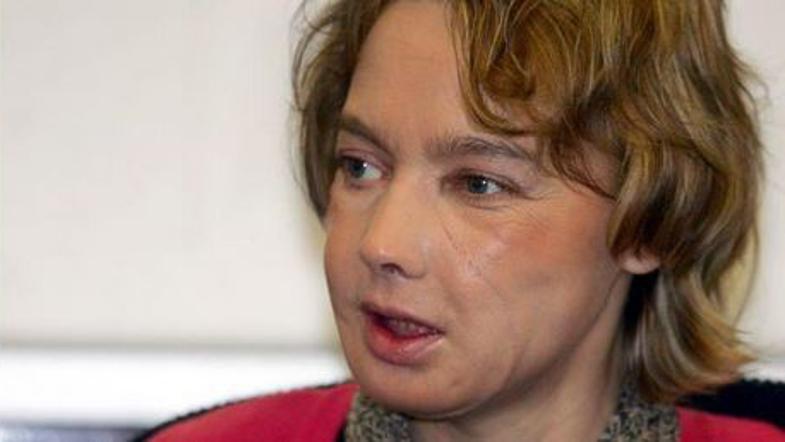 Ženska s presajenim obrazom