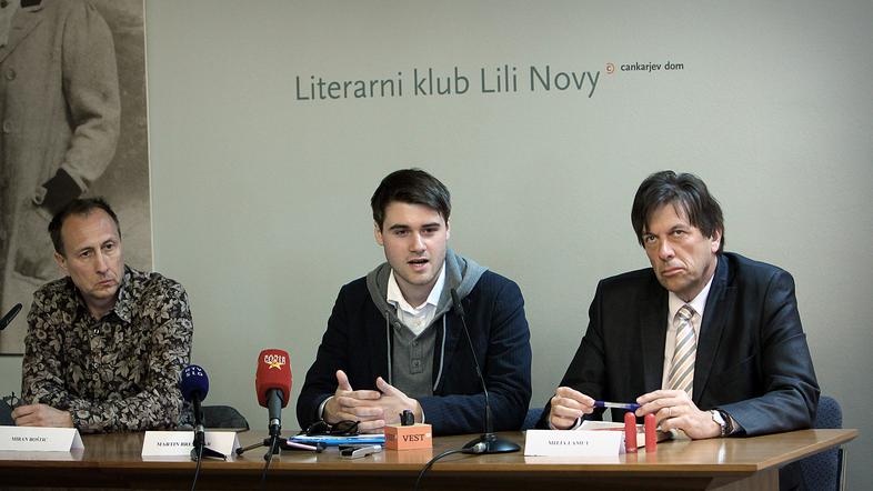 Miran Boštic, Martin Breskvar in Mitja Lamut (z leve) želijo na skupščini priti 