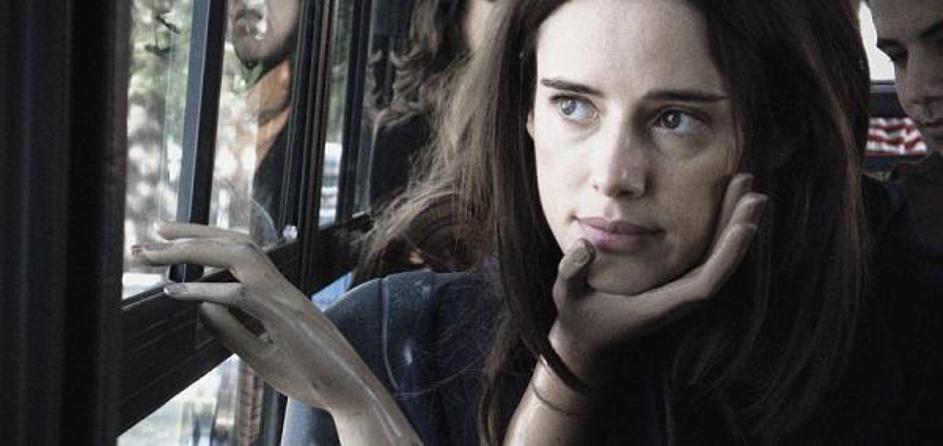 Slepe stene: Ljubezen v virtualni dobi