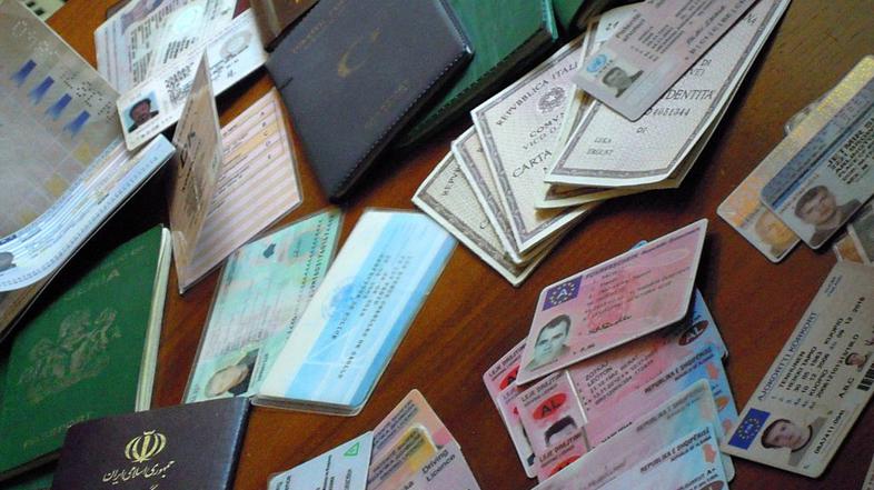 Ponarejeni dokumenti