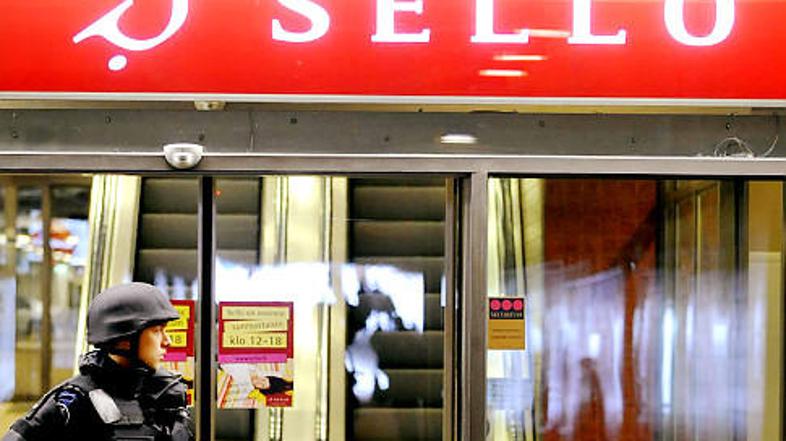 Morilec je bil v nakupovalnem centru Sello zaposlen. (Foto: Reuters)