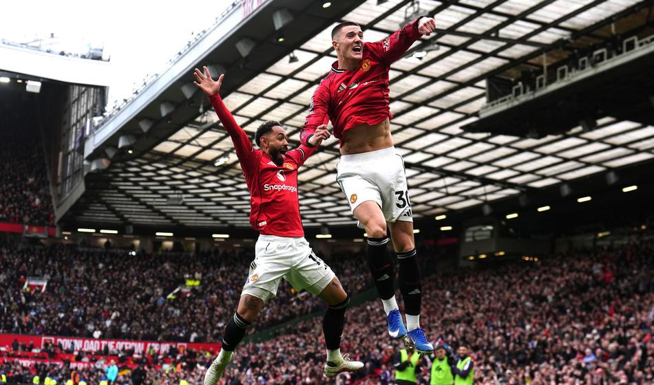 Šeško spet zatresel, tokrat po petih minutah igre