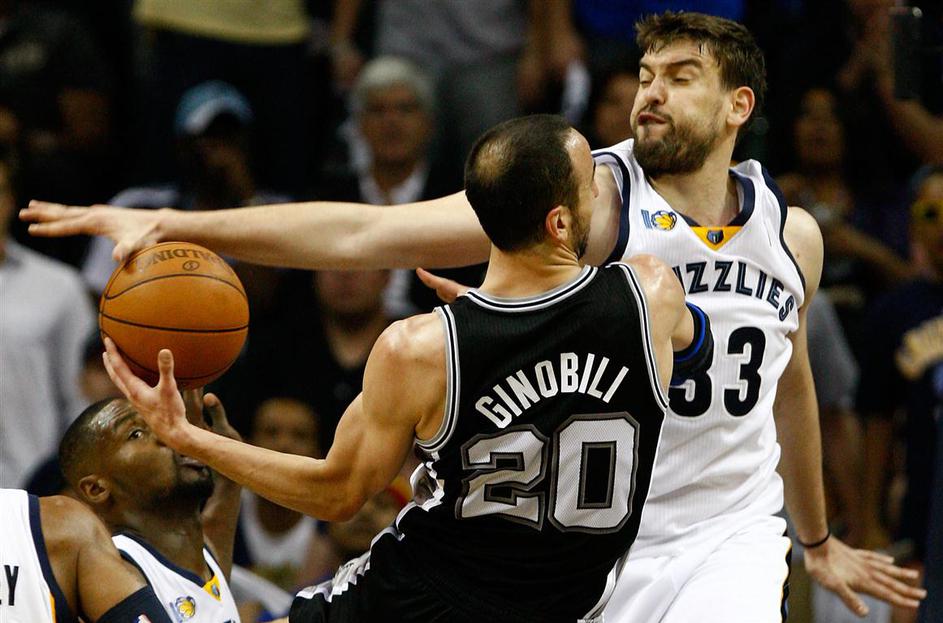 Ginobili in Gasol