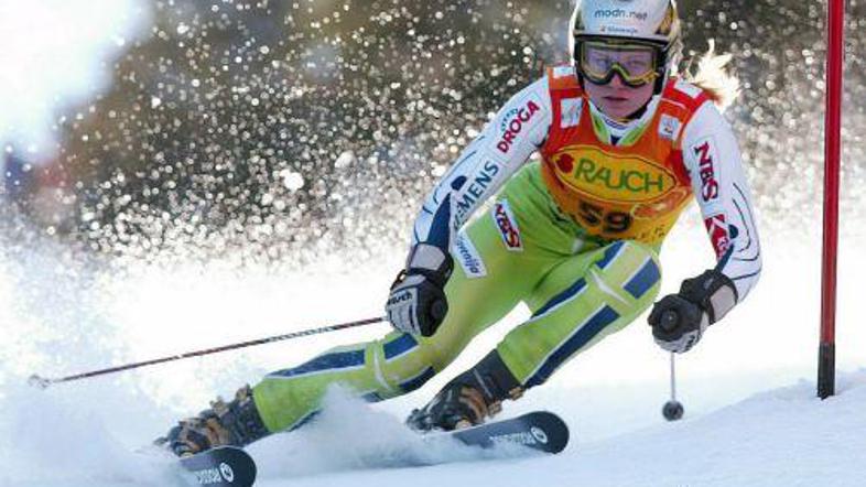 Ana Drev je prvo tekmo svetovnega pokala v novi sezoni končala na 16. mestu.