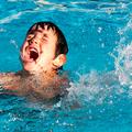 deček bazen utapljanje utopitev