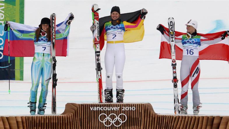 olimpijske igre Vancouver veleslalom srebrna Tina Maze podelitev šopek