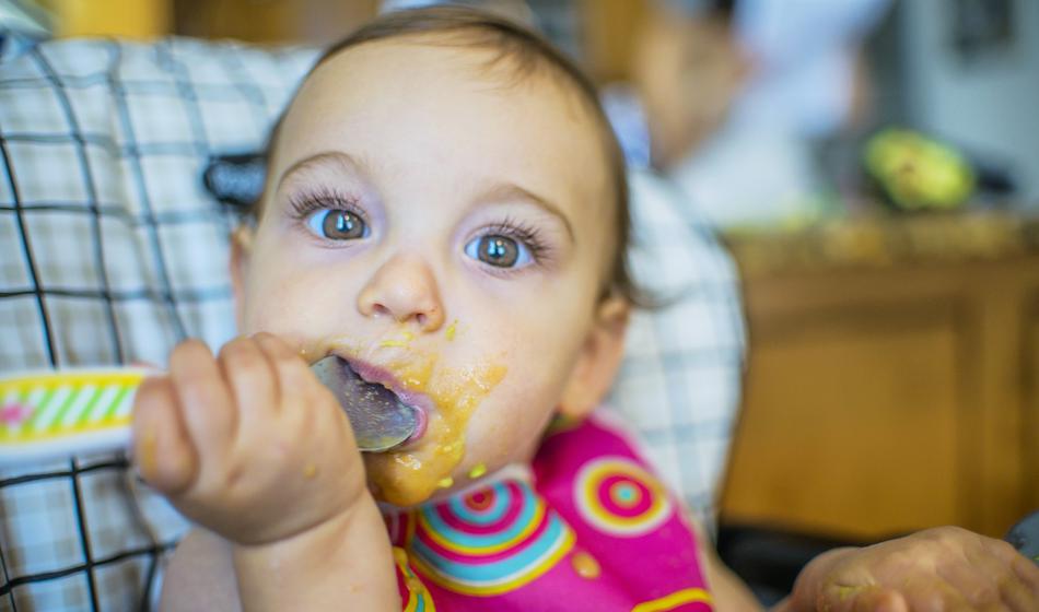 Podganji strup v otroški hrani, preventivno jo umikajo tudi slovenski trgovci
