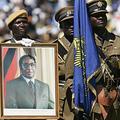 Bo Mugabe, ki goji kult osebnosti, ki bi mu ga zavidala celo Stalin in Hitler, l