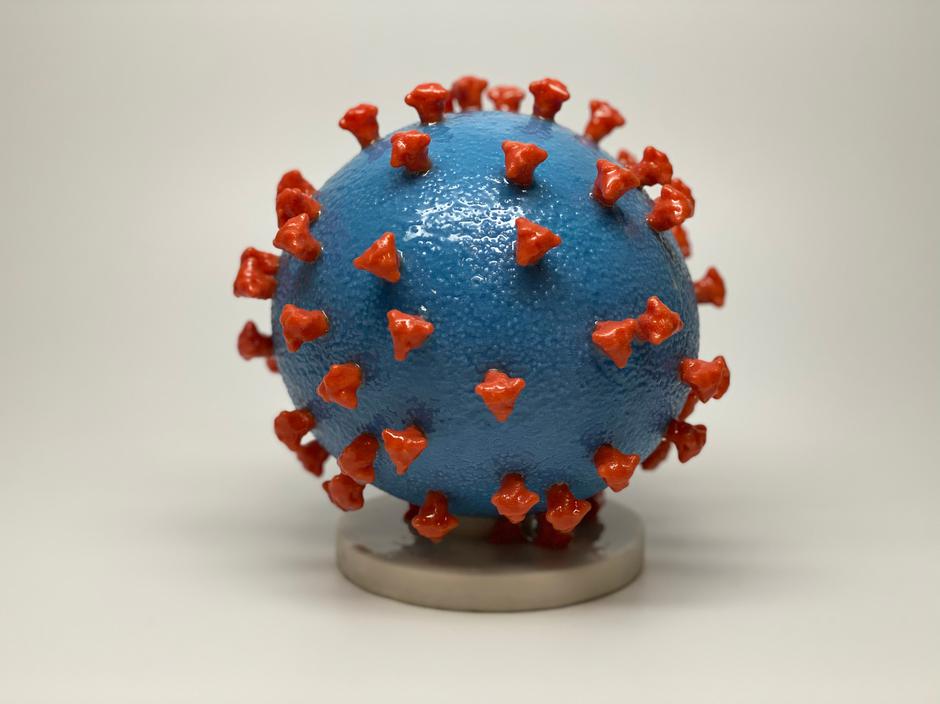 Koronavirus covid-19 laboratorij | Avtor: Profimedia