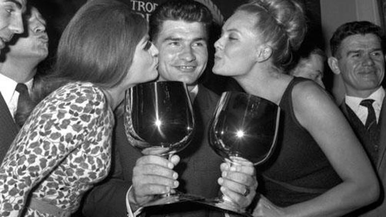 Raymond Poulidor je v kolesarski karavani z najboljšimi vztrajal kar 16 let.