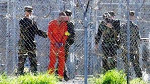 Guantanamo je znan predvsem kot zapor, v katerem so se stražarji izživljali nad 